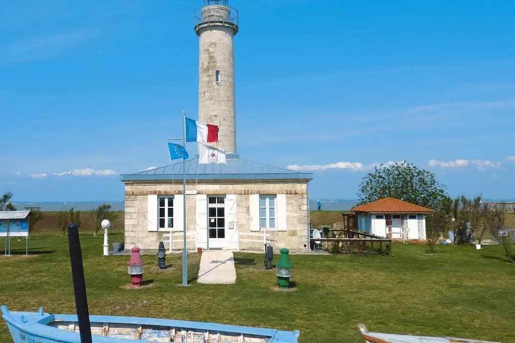 Semi-detached House on a Vineyard, Talais - Miniature 6