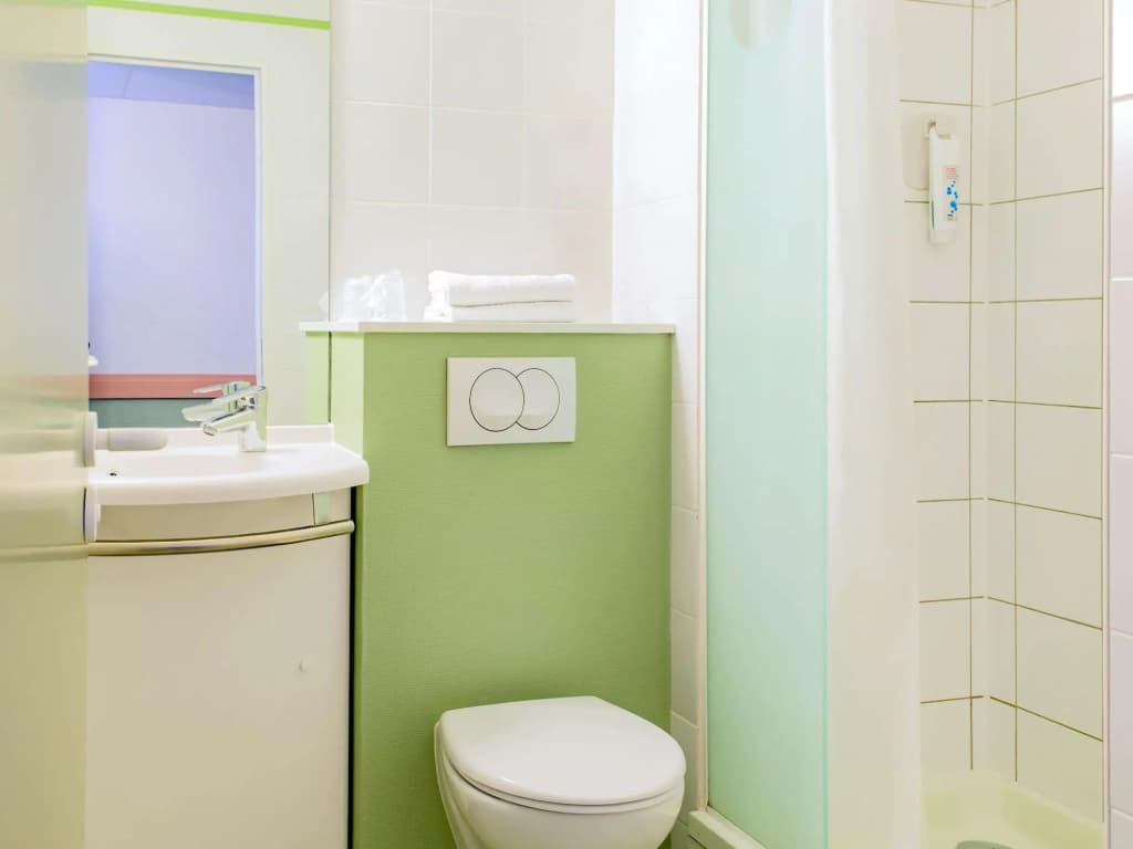 Hôtel Ibis Budget Nantes Ouest Atlantis Couëron - Miniature 8