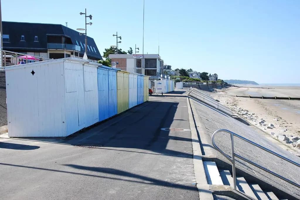 Tres Proche Granville Residence Midship - Miniature 7
