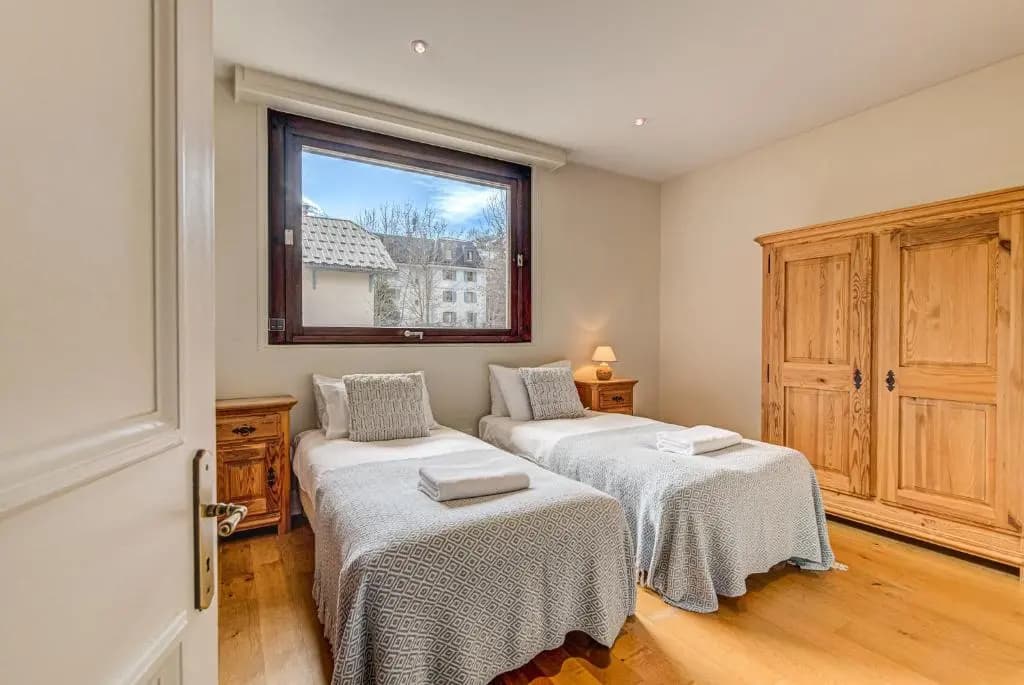 APARTMENT PRESIDENT - Alpes Travel - Central Chamonix - Sleeps 12 - Photo 1