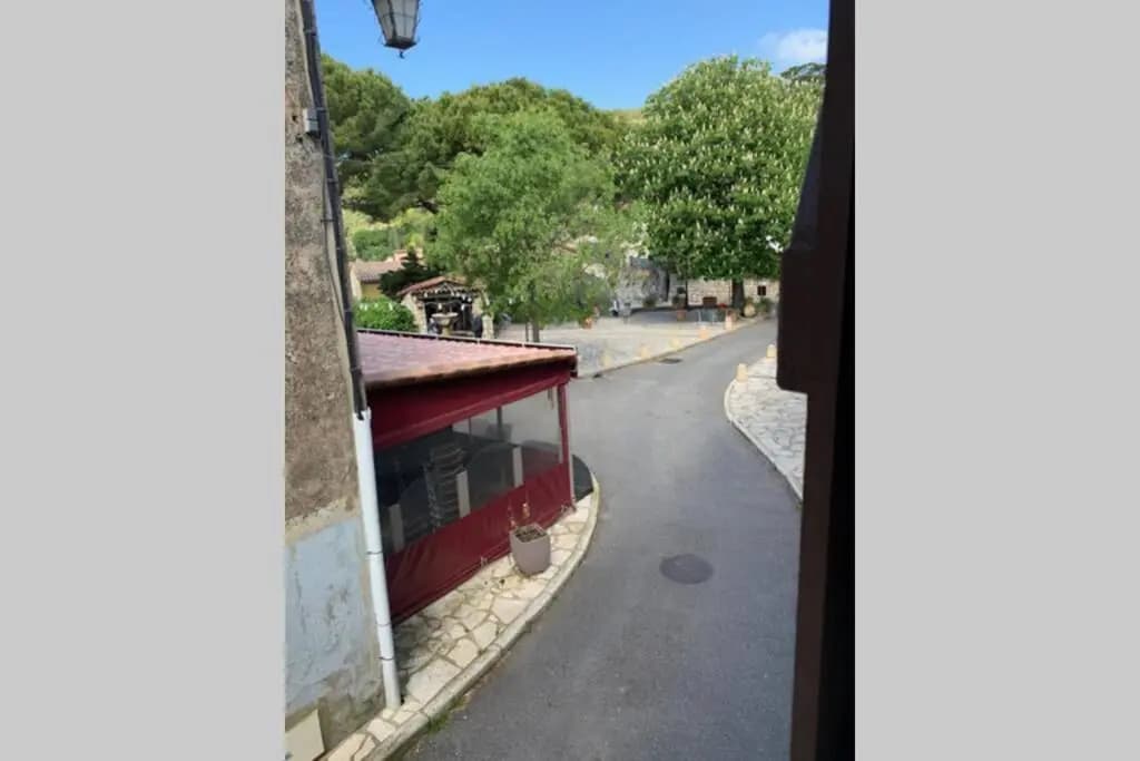 2 Pieces de Charme Au Coeur du Village de Cabris - Photo 4