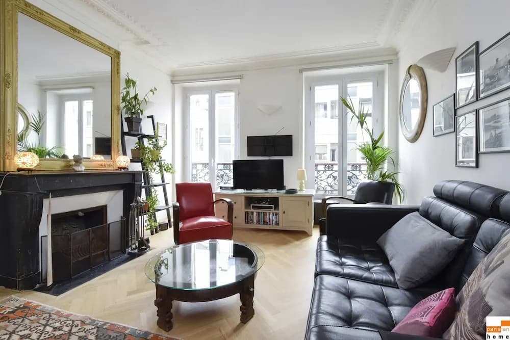 204340 - A two-room apartment with traditional chic style in the Marais - Miniature 6