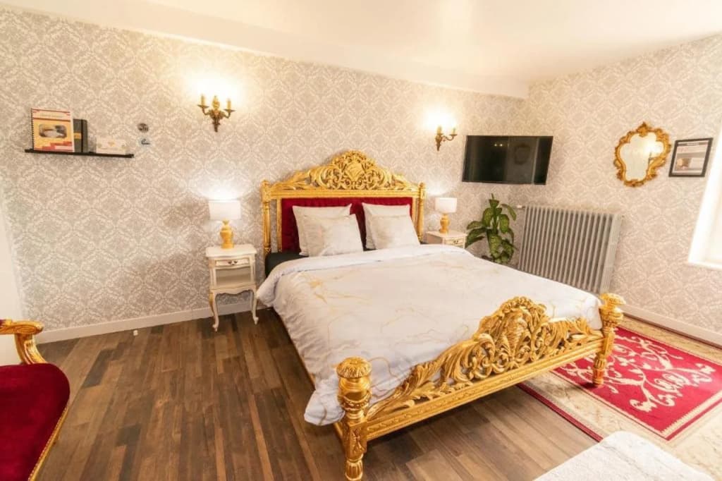 Private & Comfortable Apartments - Photo 4
