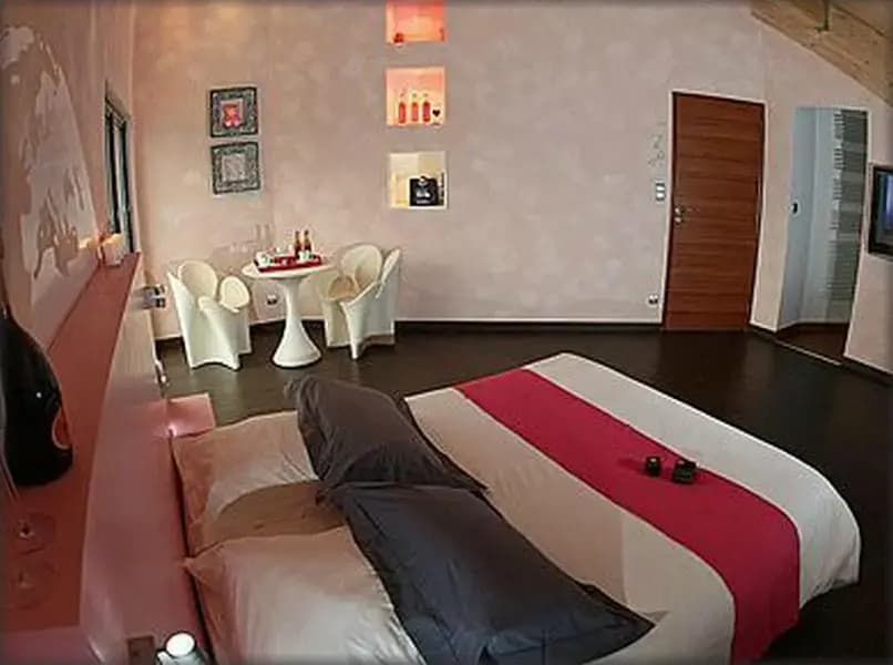 Maison At Home - Luxe Design - Photo 2