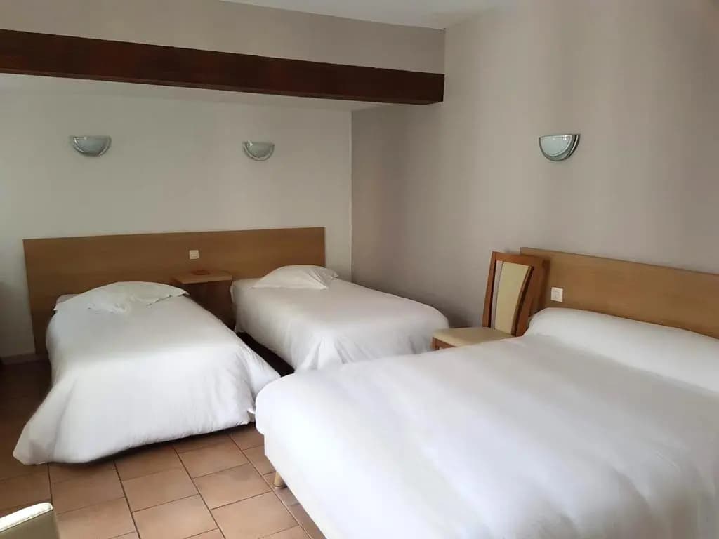 Hotel Le Commerce - Photo 3