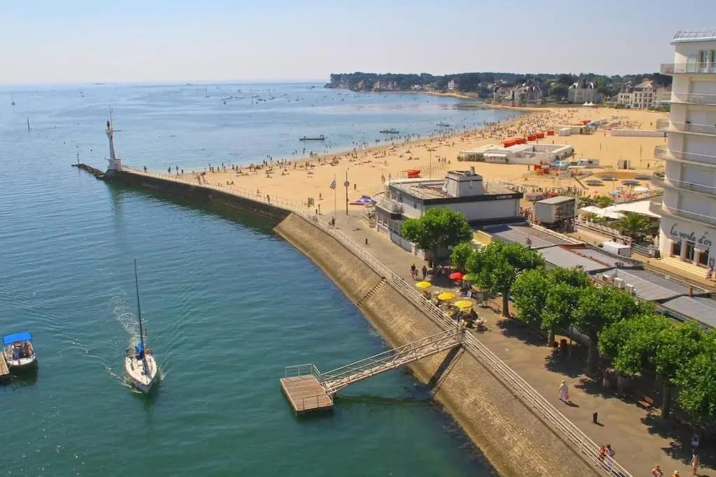 FLEUR DE SEL logement de 21m2 avec prêt vélos, meublé Tourisme 2 étoiles, cuisine et sdb privées avec terrasse clôturée de...