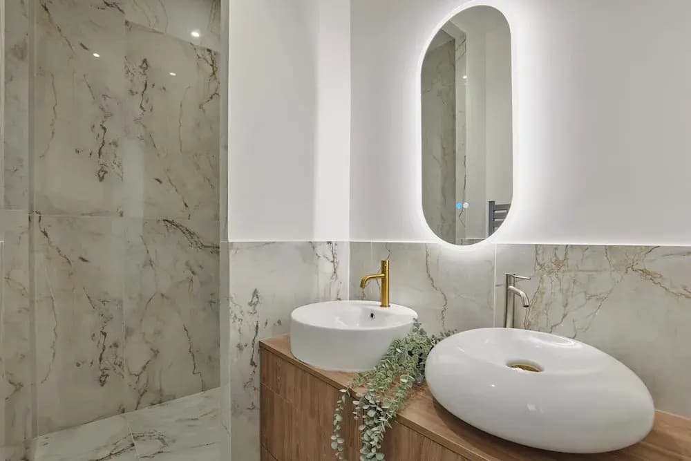 Saint Honore Luxury Apartment With AC - Miniature 8