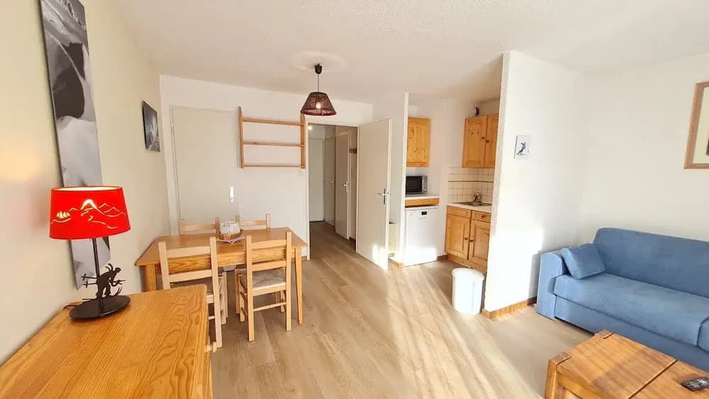 Alpine Comfort With Balcony - Photo 4