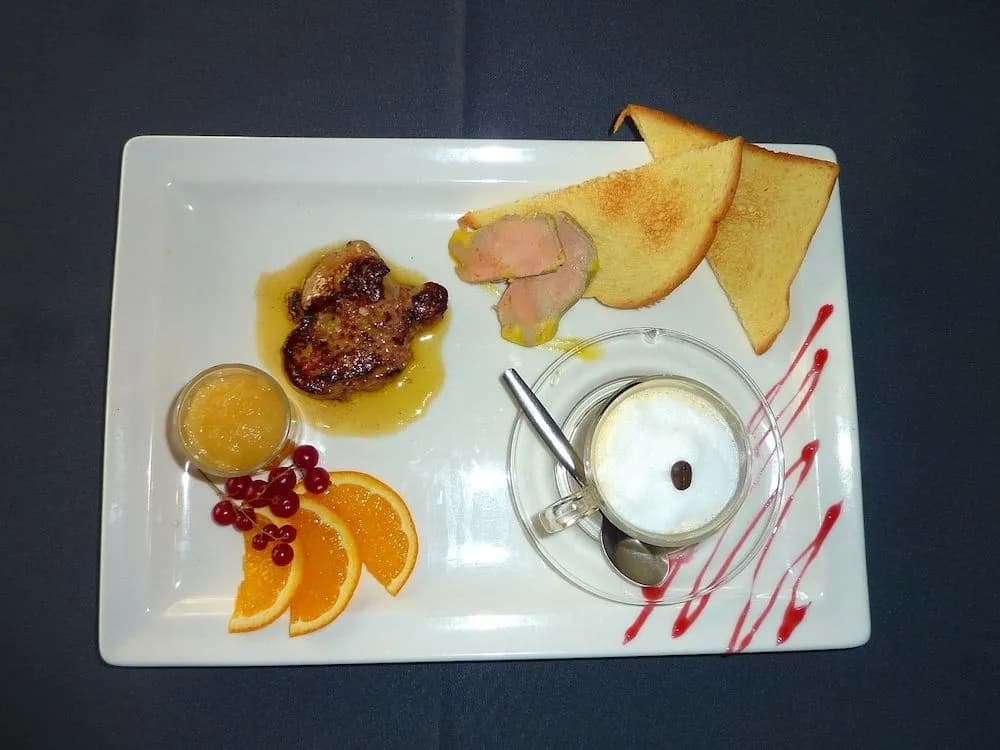 Au Cheval Blanc - Miniature 7
