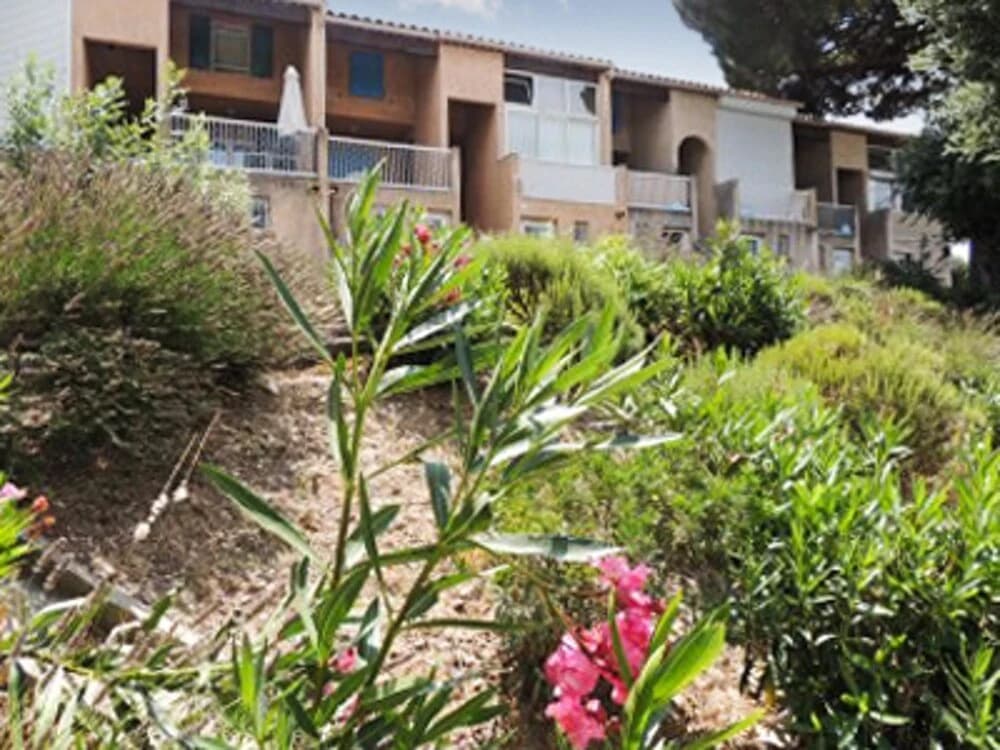 House With one Bedroom in Cogolin, With Wonderful sea View, Pool Acces - Photo 1