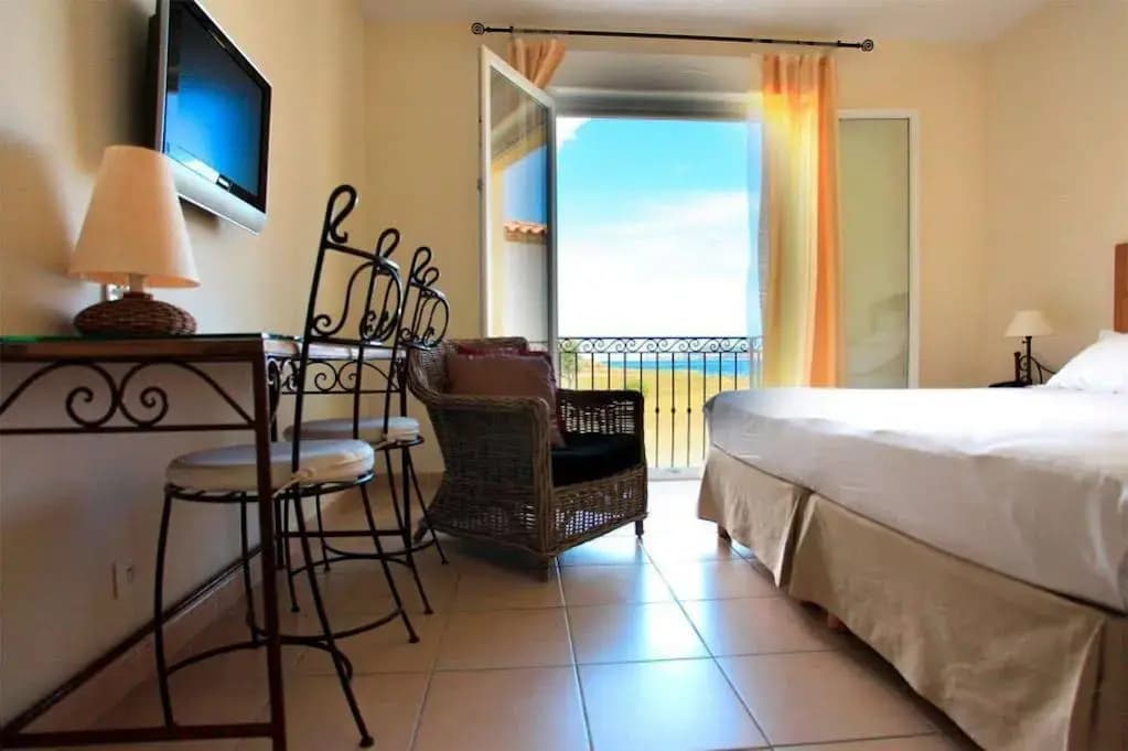 Hotel De La Pyramide - Photo 5