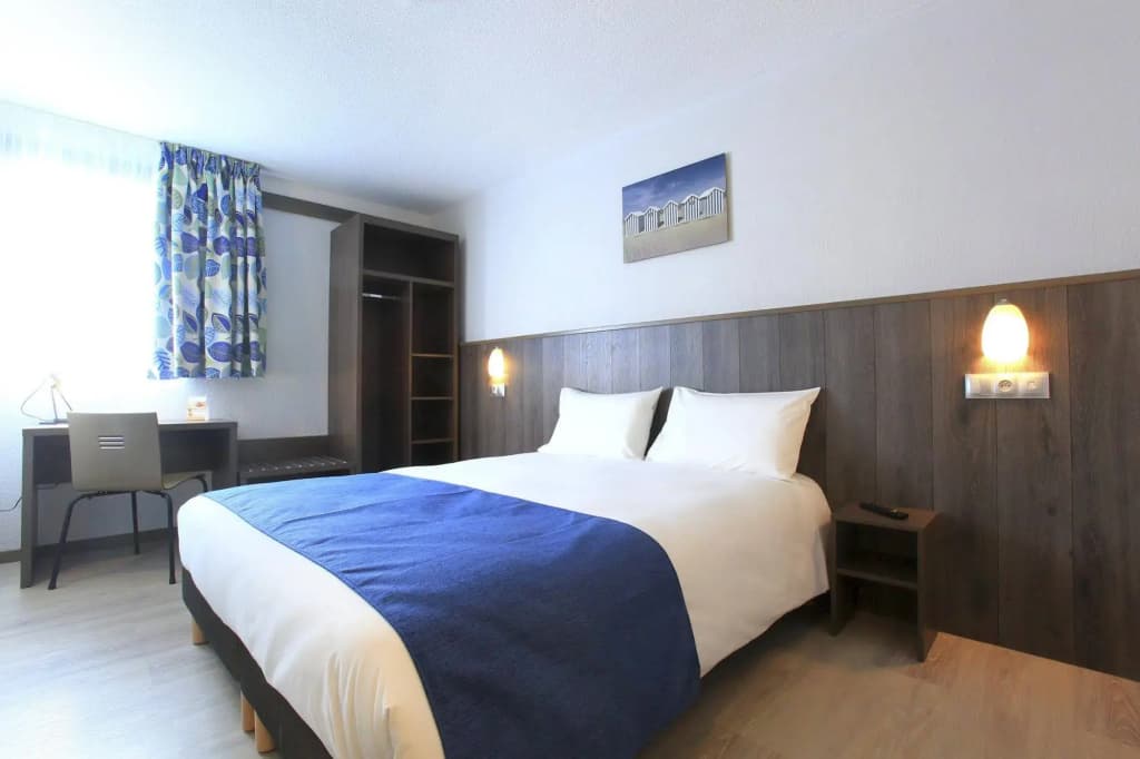 Brit Hotel Calais - Miniature 6