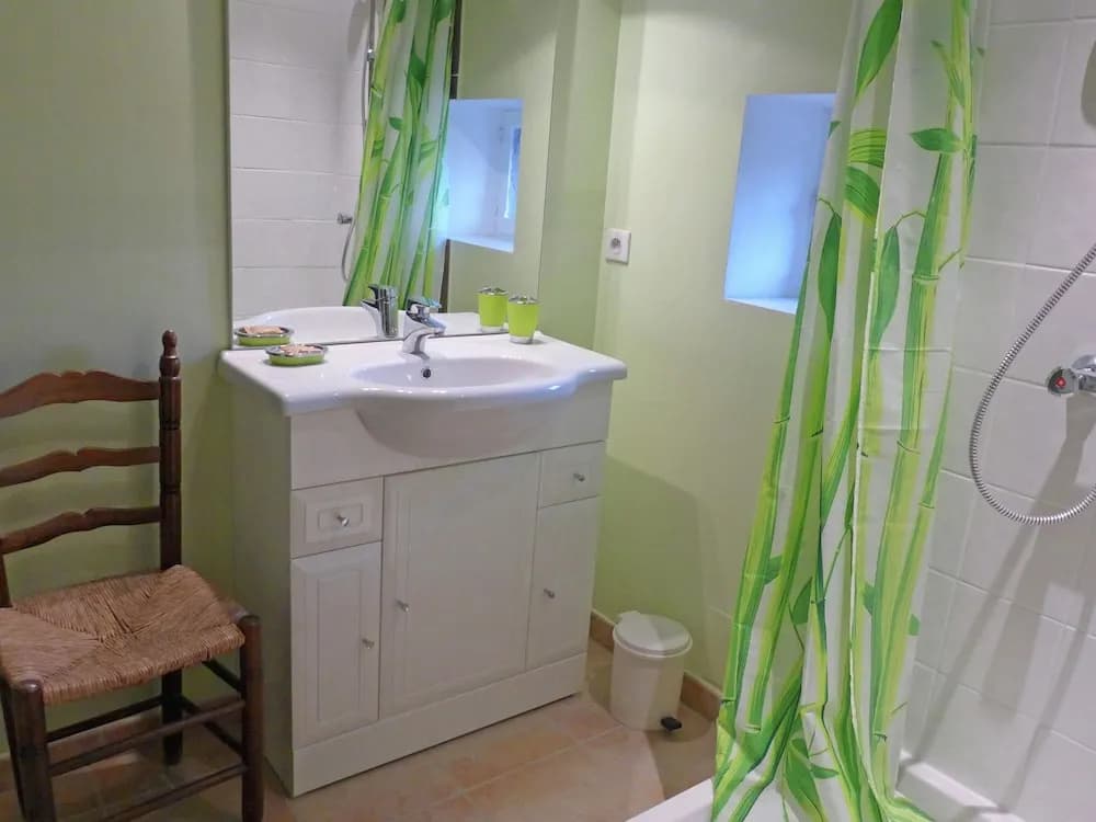Holiday Home in Montbrun-des-Corbieres with Pool - Miniature 7
