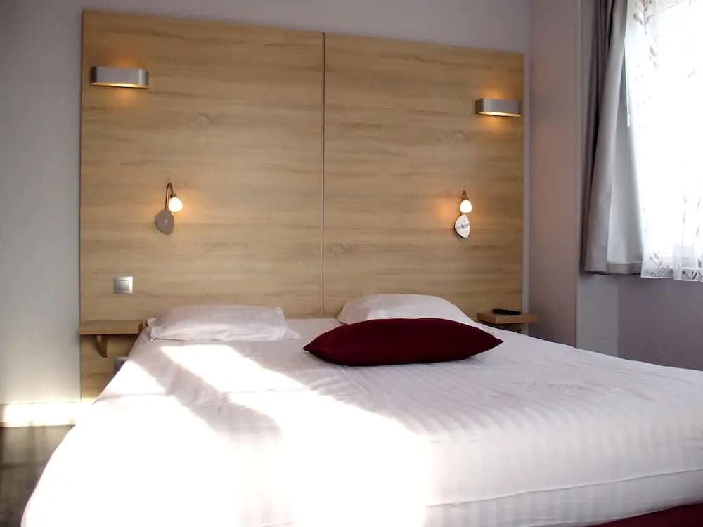 Hotel le Rendez-vous des Copains - Photo 4