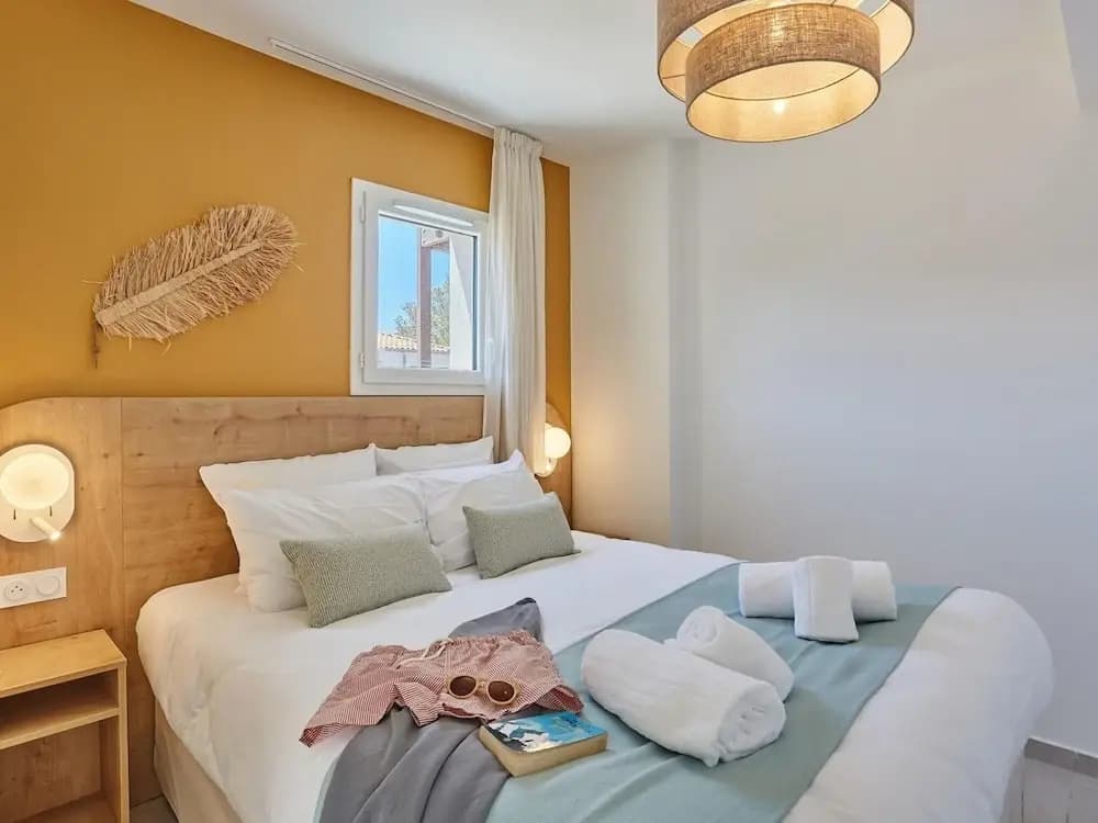 Apartment in Giens With Pool & Beaches Nearby - Photo 5