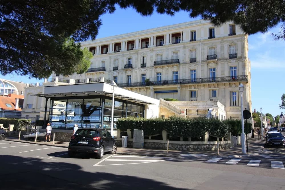 Arcachon Grand Hotel - Photo 1