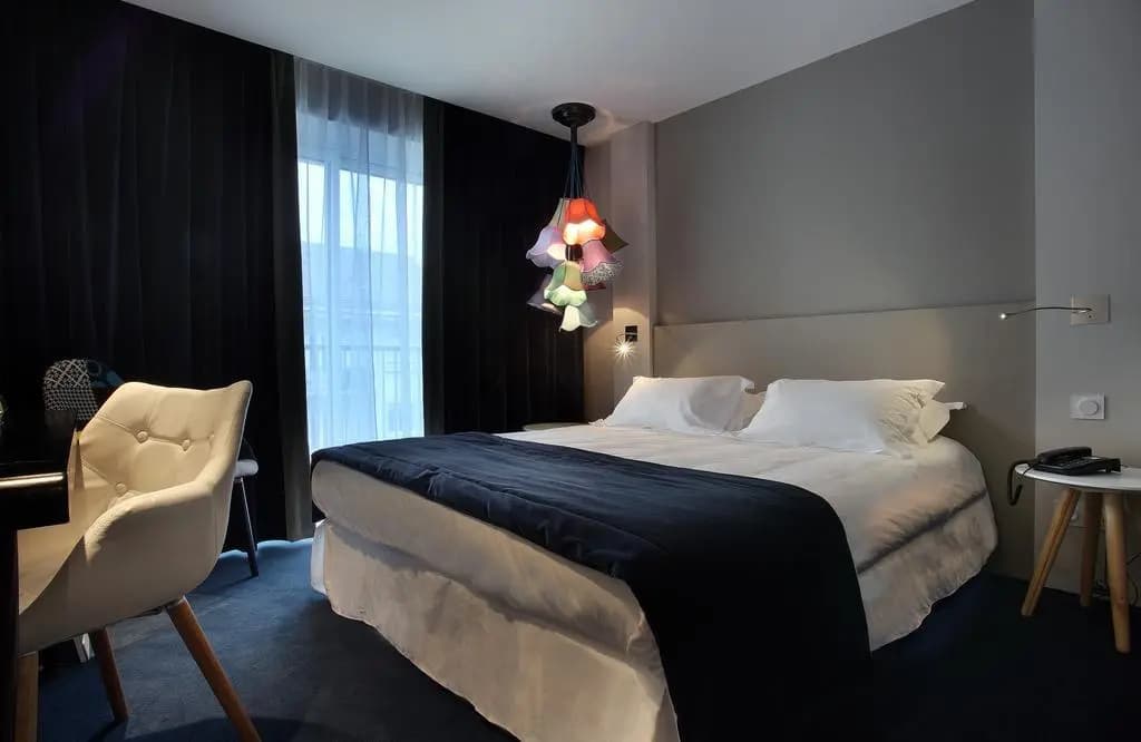 Hotel Le Cinq Hyper Centre Ville - Miniature 6