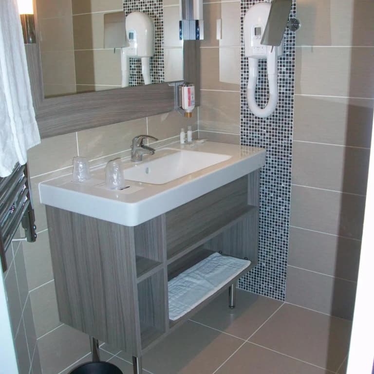 ibis Styles Melun Hotel - Miniature 8