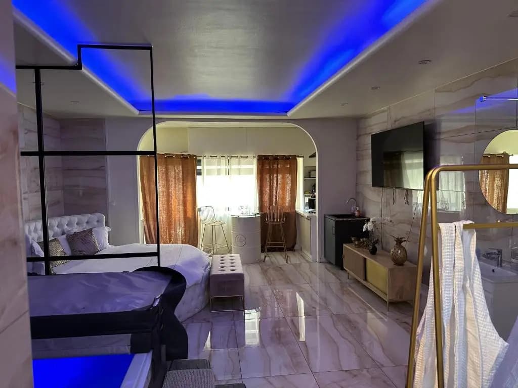 Golden house - Photo 4