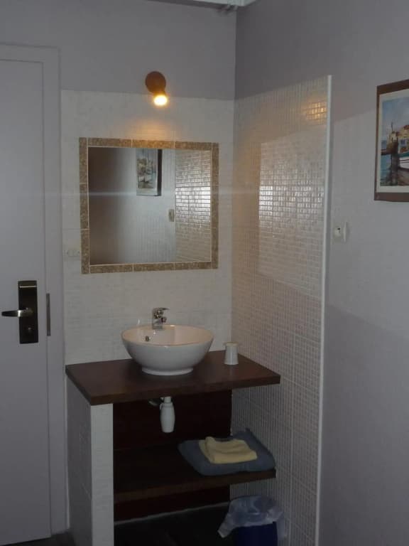 Hôtel du Centre - Miniature 8