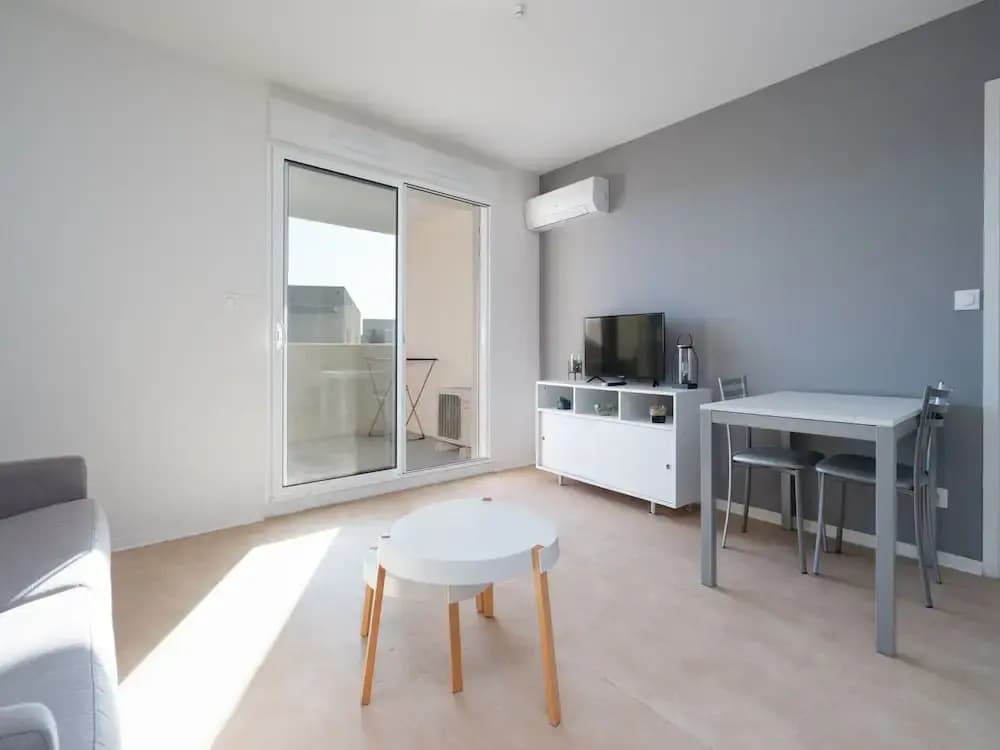 Seaside Stay for Two Guests - Photo 4