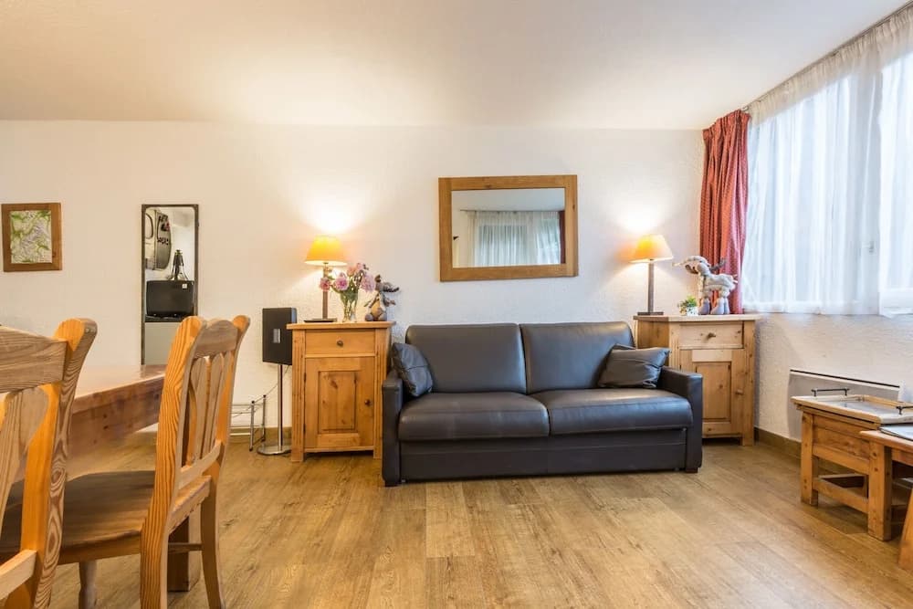 Apartment Mummery 1 - Photo 2