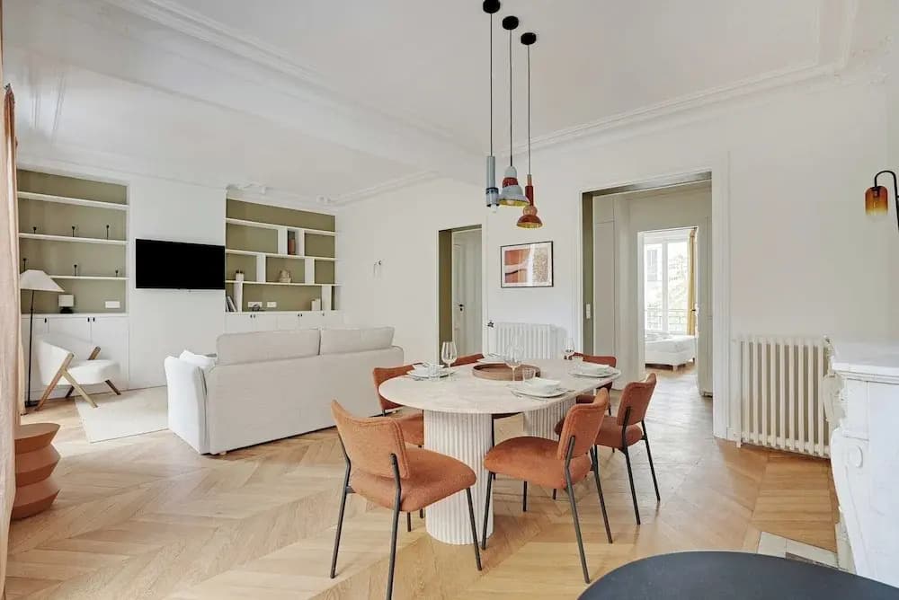 Elegance and Charm in the Chic Town of Neuilly - Photo 5