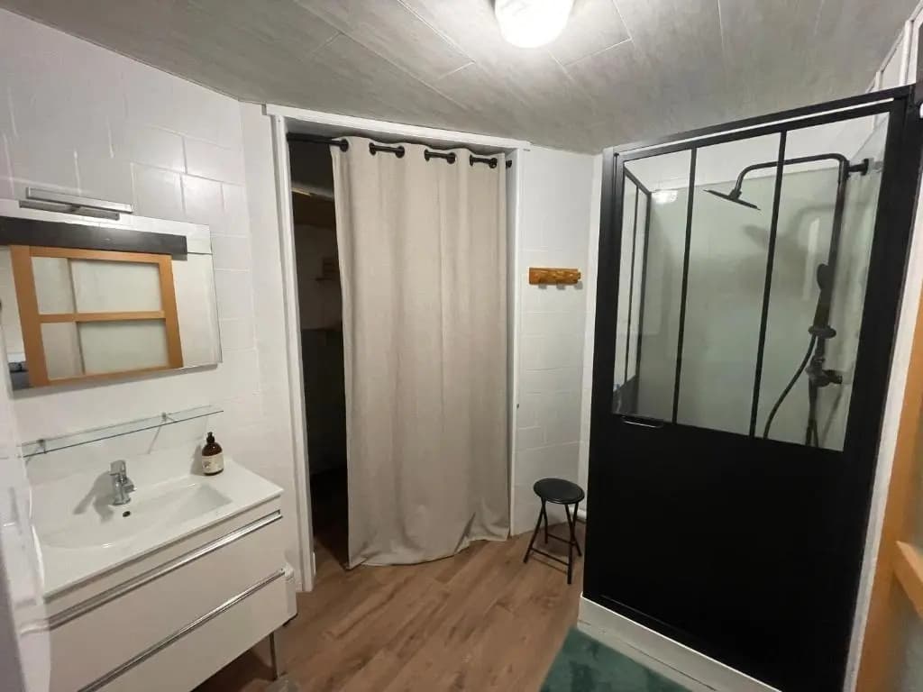 Appartement proche des remparts et tous commerces. - Photo 2