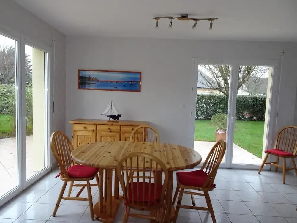 Holiday Home in Rhuys Near Plage de Rouvran - Miniature 6