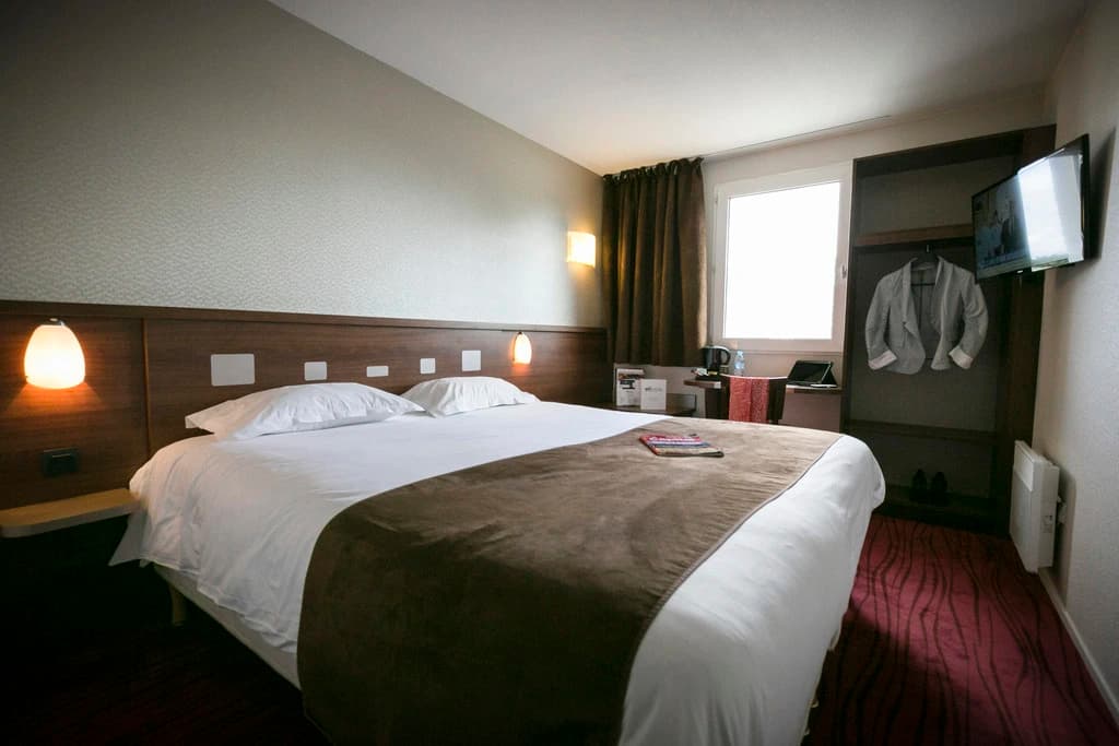 Brit Hotel Rennes - Le Castel - Miniature 6
