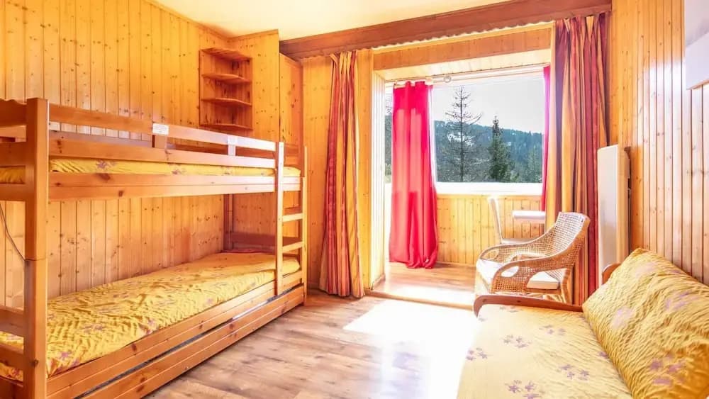Alpine Comfort With Balcony Views - Photo 1