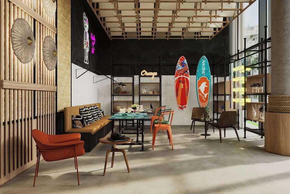 Moxy Nice - Photo 1