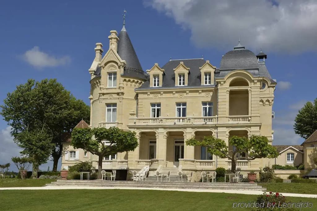 Château Hotel Grand Barrail - Photo 1