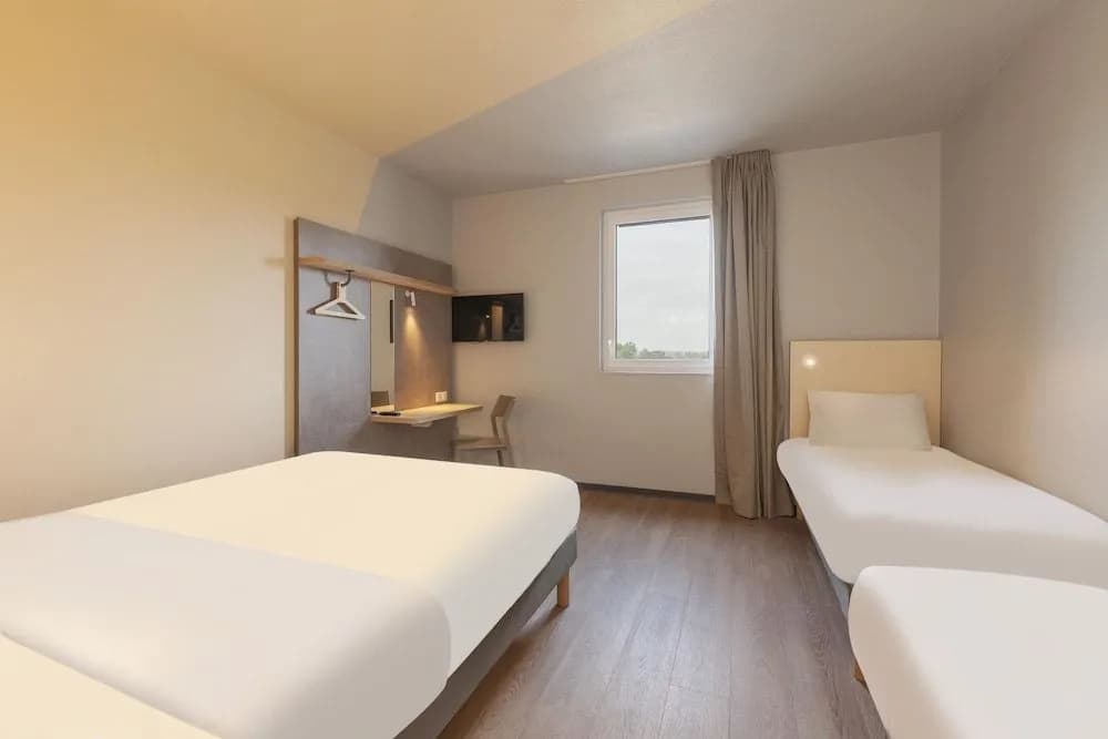 Ibis Budget Mont De Marsan - Miniature 7