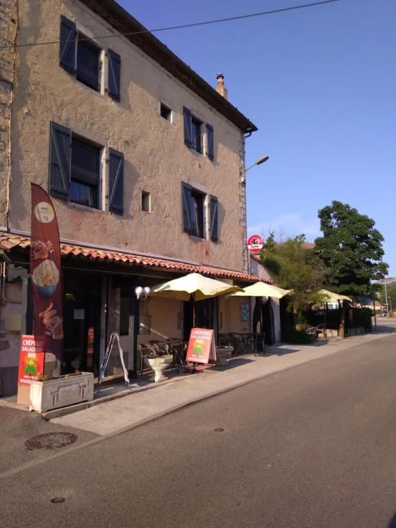Hôtel Restaurant LES VOYAGEURS - Photo 1