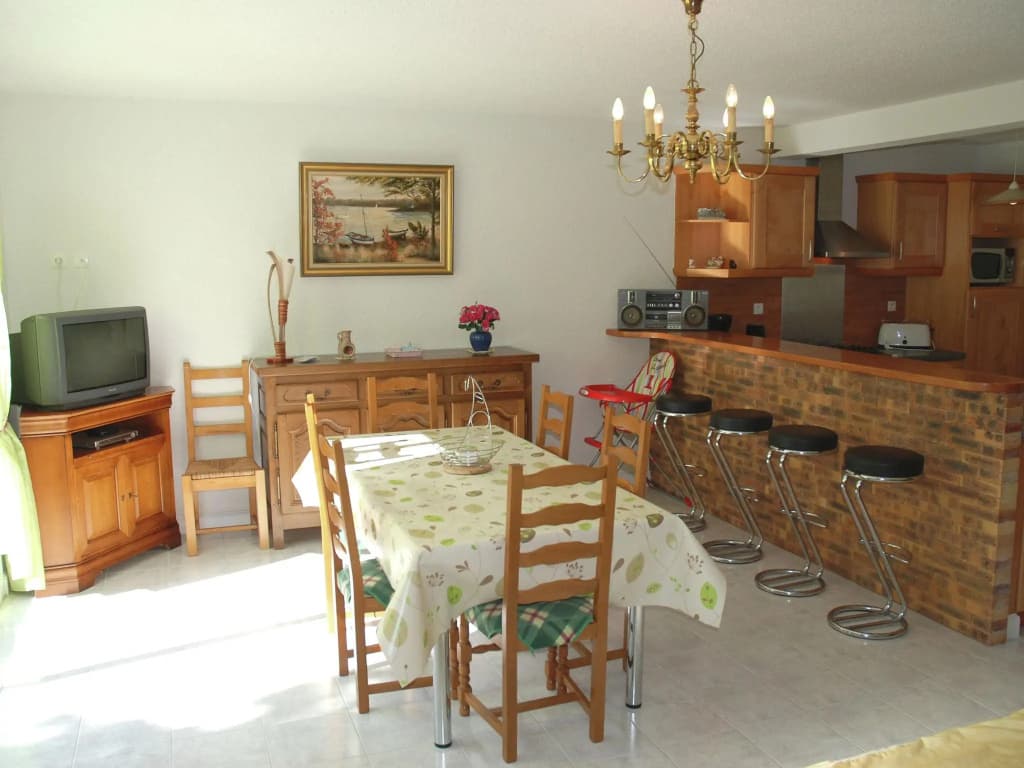 Stylish Coastal Stay in Erquy - Photo 4