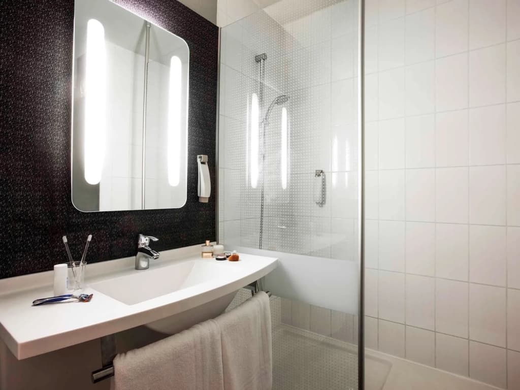 ibis Pau Lescar - Miniature 7