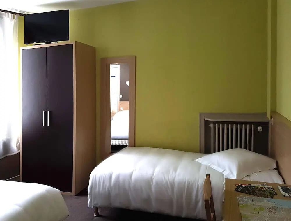 Hotel Le Commerce - Photo 4