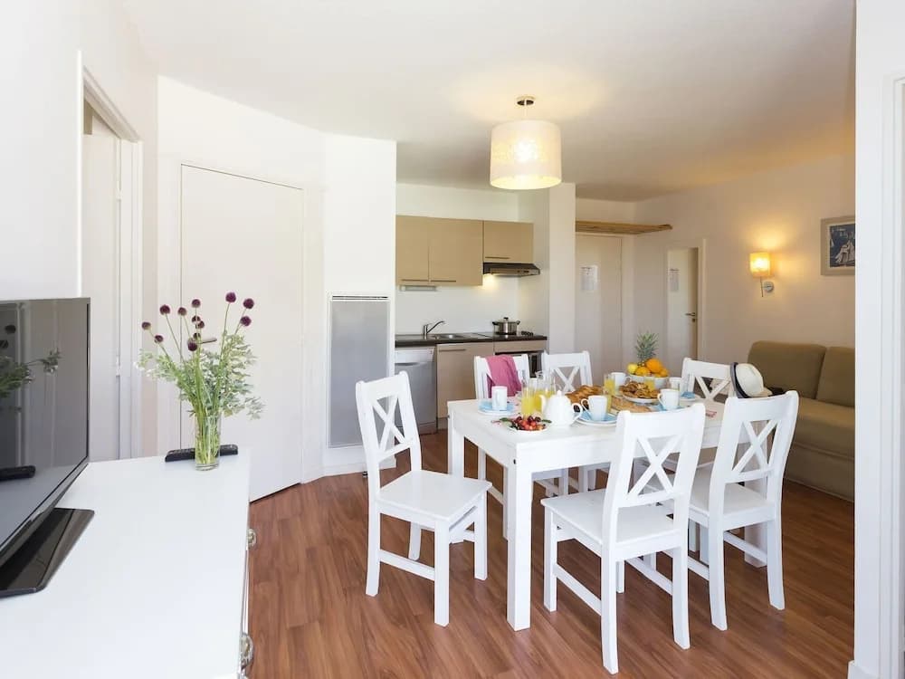 Seaside Apartment Stay - Photo 3