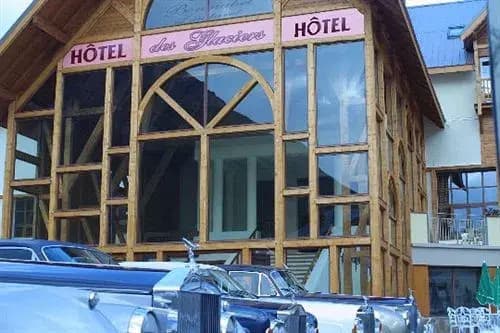 Hotel des Glaciers - Photo 1
