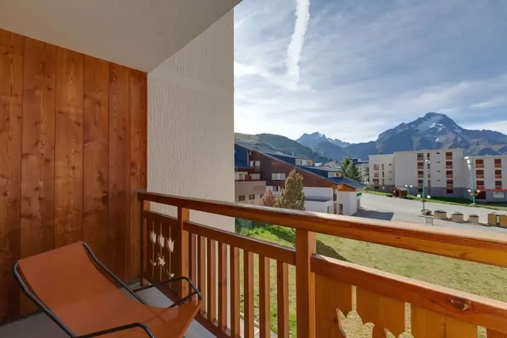 Cozy Retreat With Ski Access - Photo 3