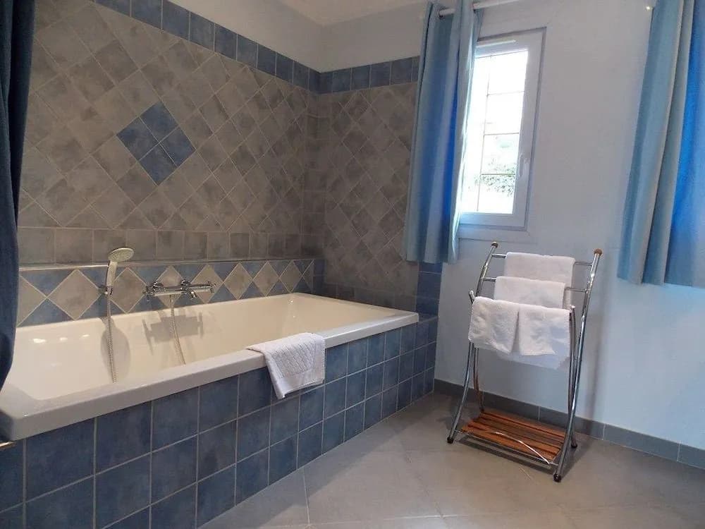 Au Relais Provencal - Miniature 8