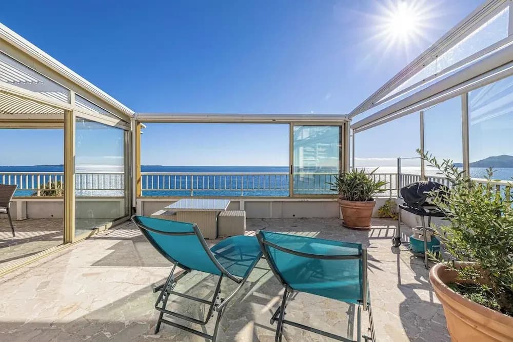 Bright Apartment With Terrace and Sea View - Miniature 8
