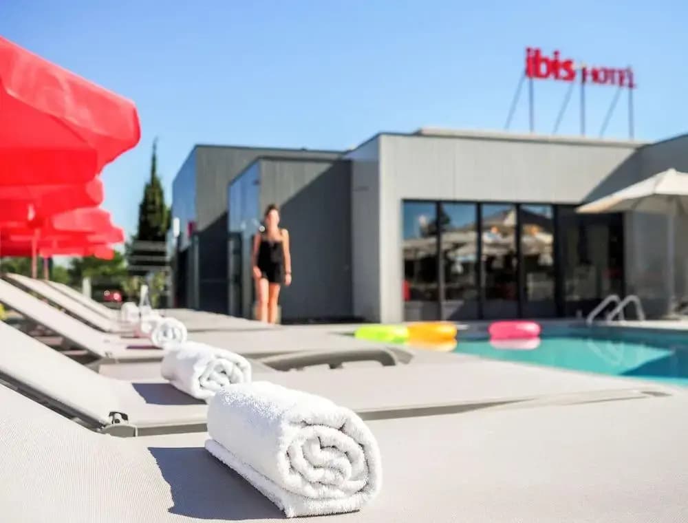 Ibis Orange Centre Échangeur A7 A9 - Miniature 7