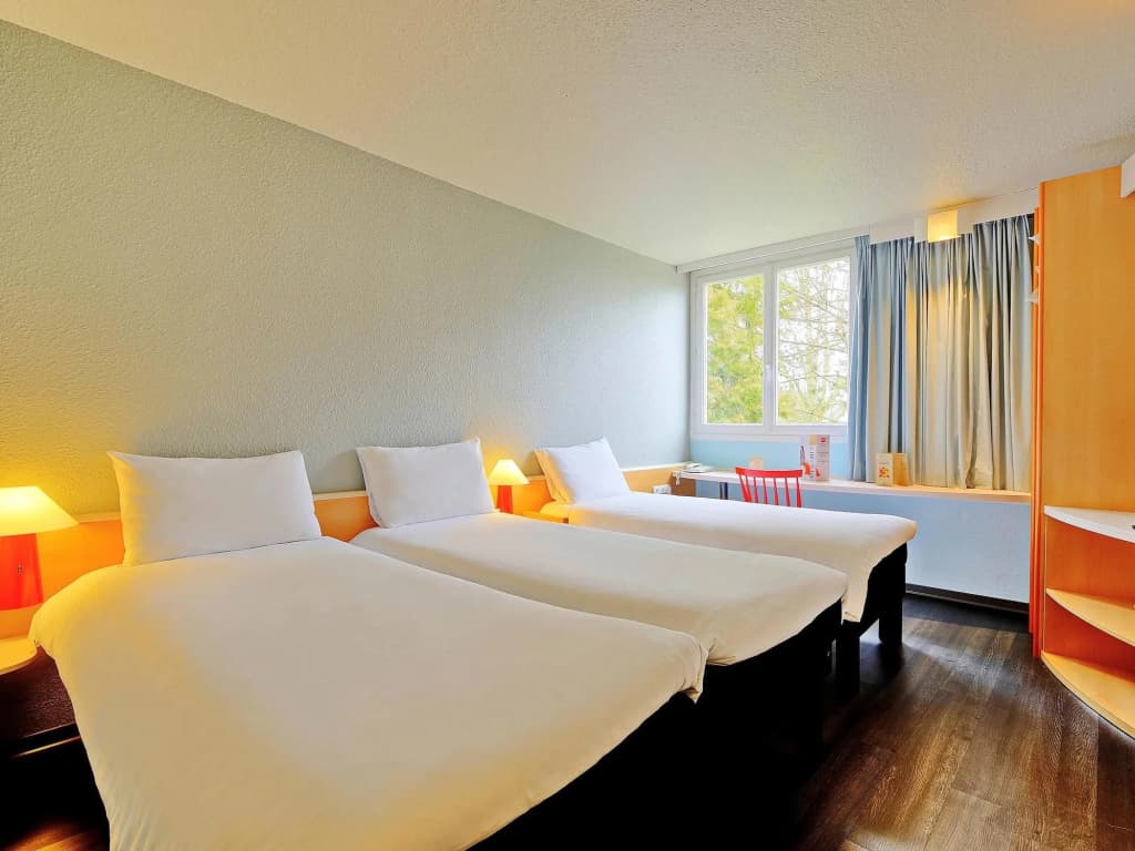 ibis Poitiers Beaulieu - Photo 2
