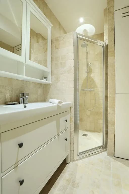 Charming Apartment Center of Paris - Miniature 8