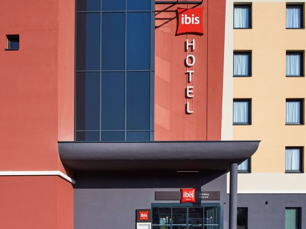 Ibis Montlhery Paris Sud - Photo 1