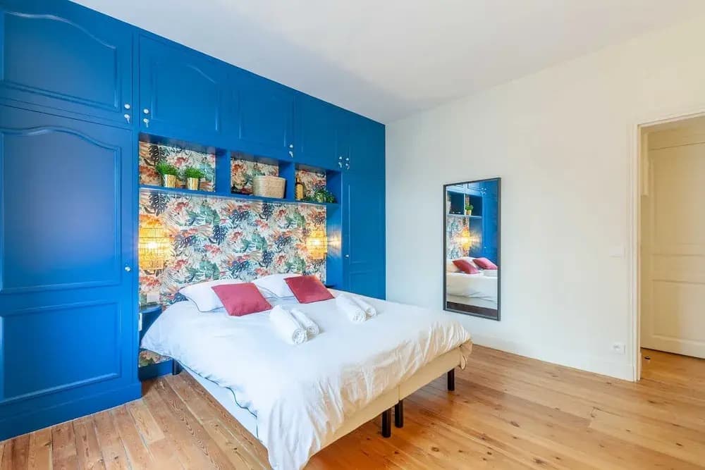 High-end 75m2 Apartment - Place Morny - Photo 2