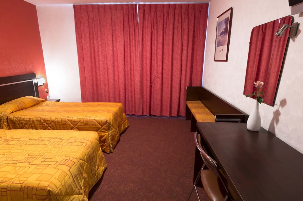 Hôtel Albion - Photo 2