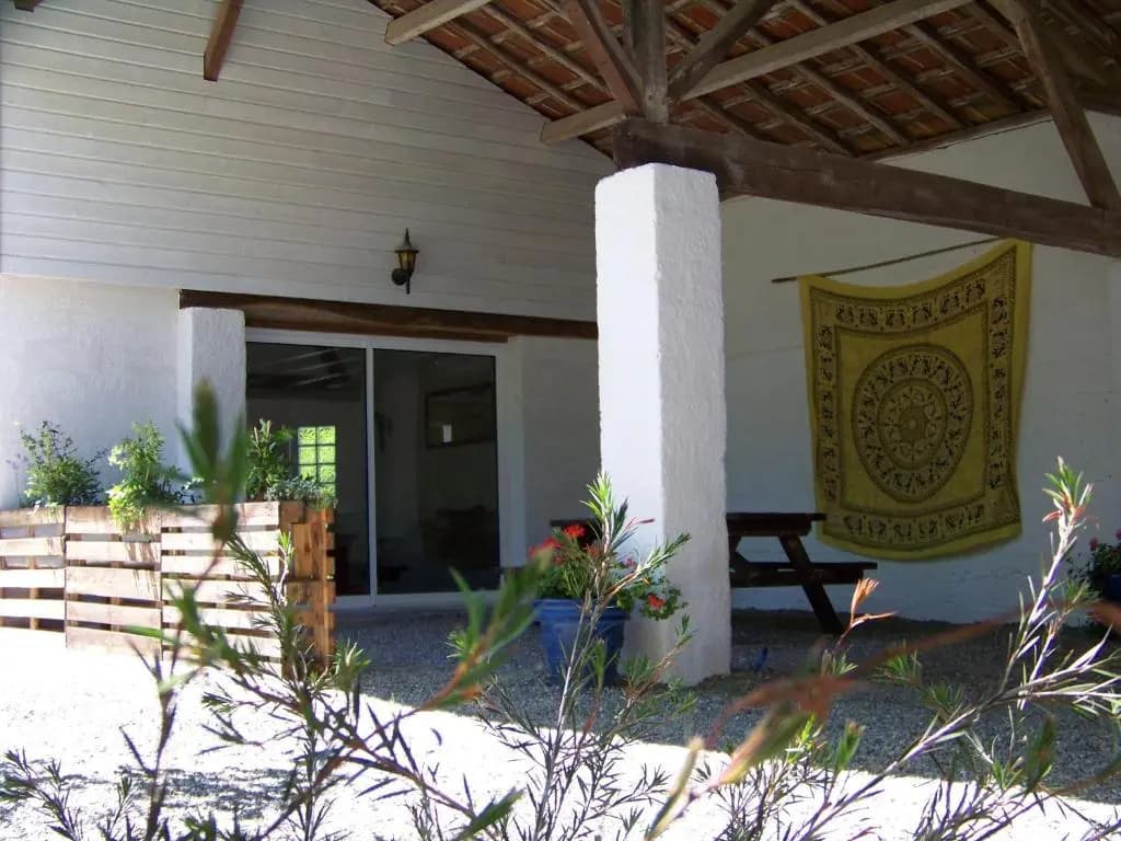 Gîte, jacuzzi & vin au grenier de Madiran - Photo 2